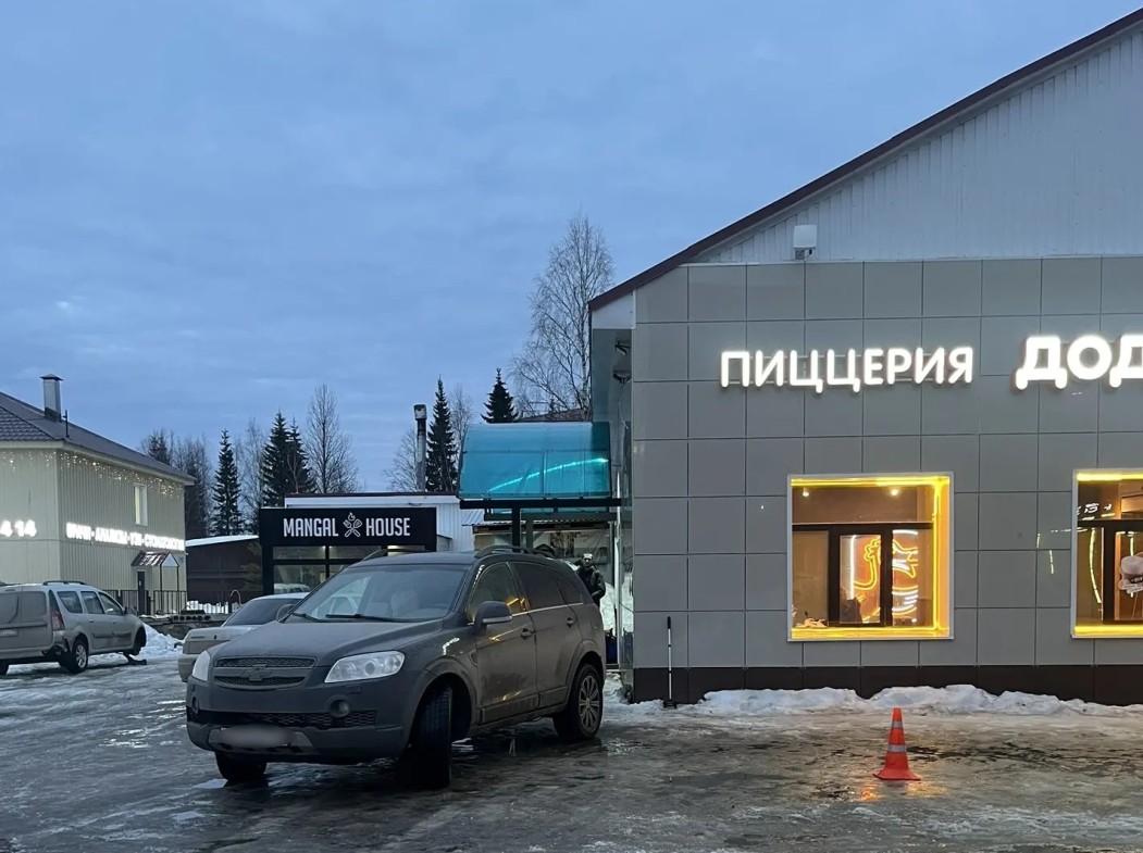 В Печоре водитель кроссовера сбил пенсионерку возле пиццерии