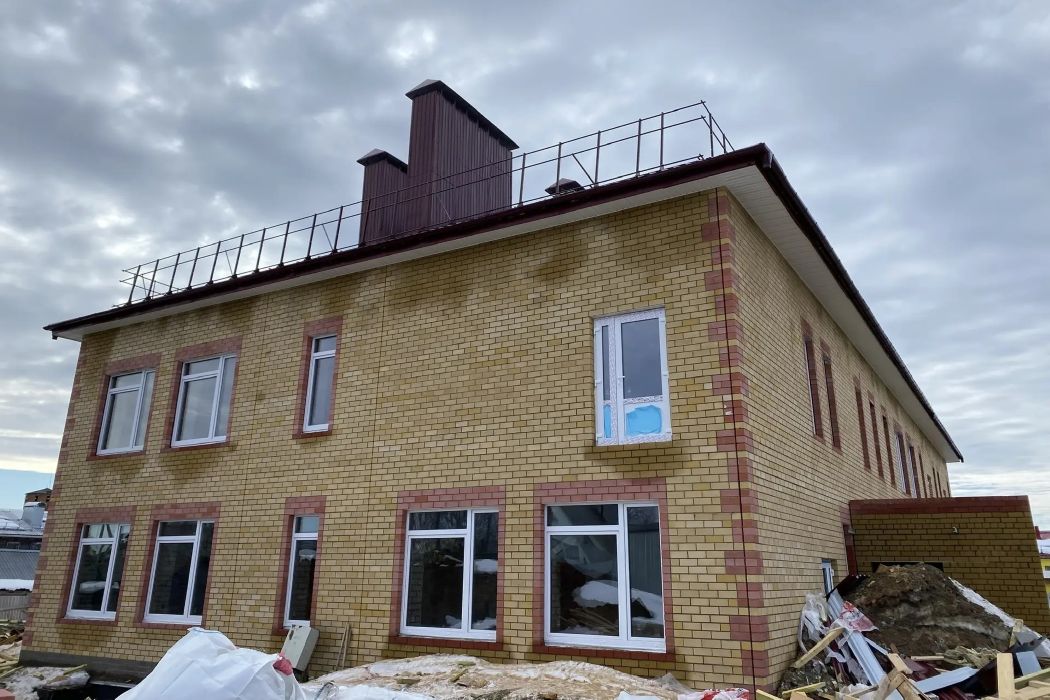 Строящийся корпус детского сада в Усть-Куломе подключили к теплу