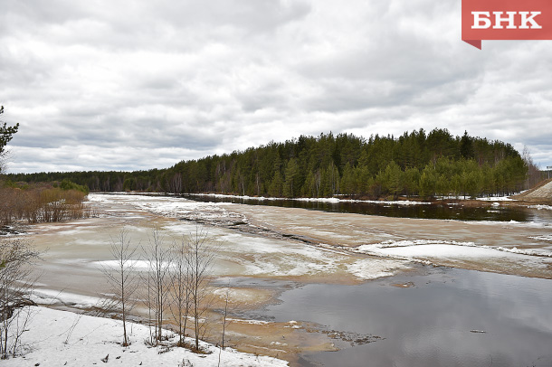 Спасенный на реке Вычегде мужчина скончался