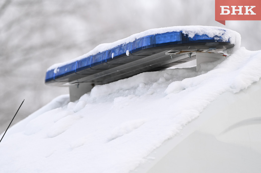 В Воркуте прокуратура изучила случай со скорой, которая не смогла проехать по заснеженному двору