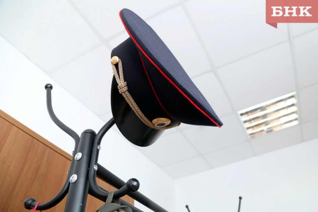 В Усинске осудили экс-полицейского за незаконную помощь мигрантам