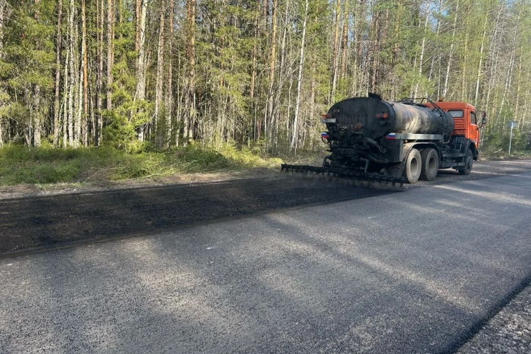 Начался ремонт 7-километрового участка дороги на подъезде к Мещуре