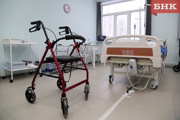 Жителям Коми напомнили важное условие для учета стажа по уходу за пожилыми и инвалидами