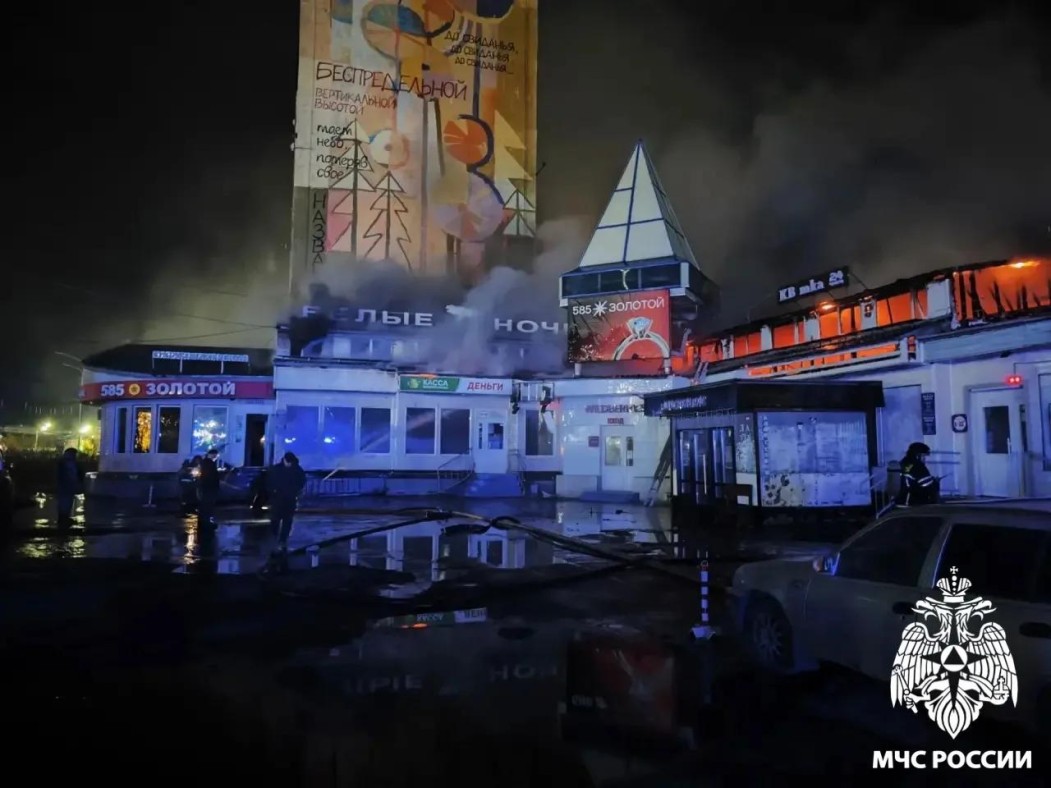В Воркуте ликвидировали пожар в торговом центре