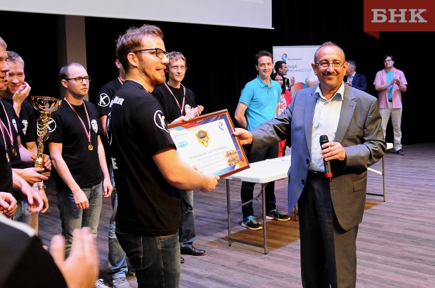 KIR_3945.jpg KIR_3945.jpg