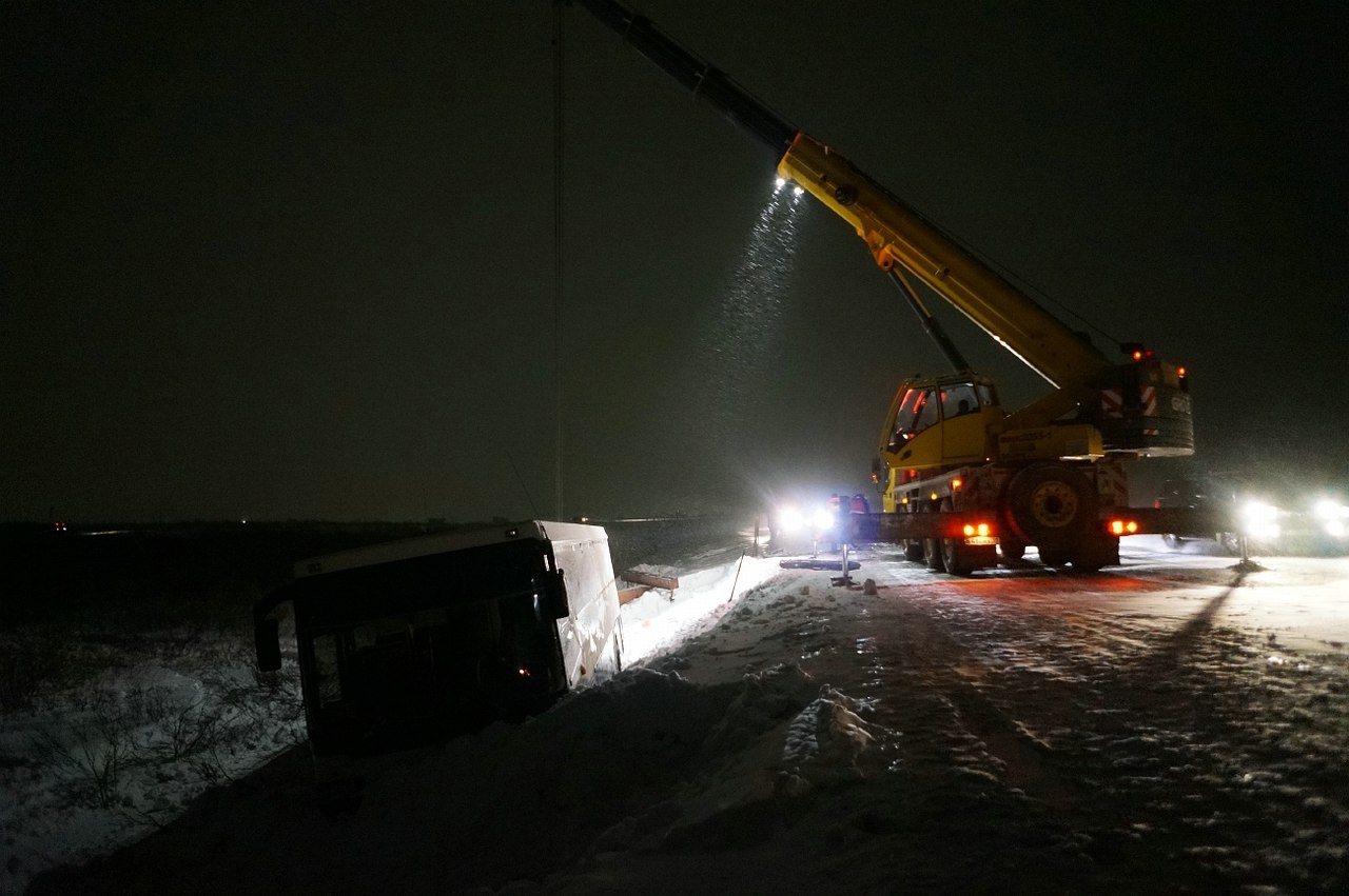 В Воркуте сдуло с дороги рабочий автобус, ехавший за шахтерами « БНК