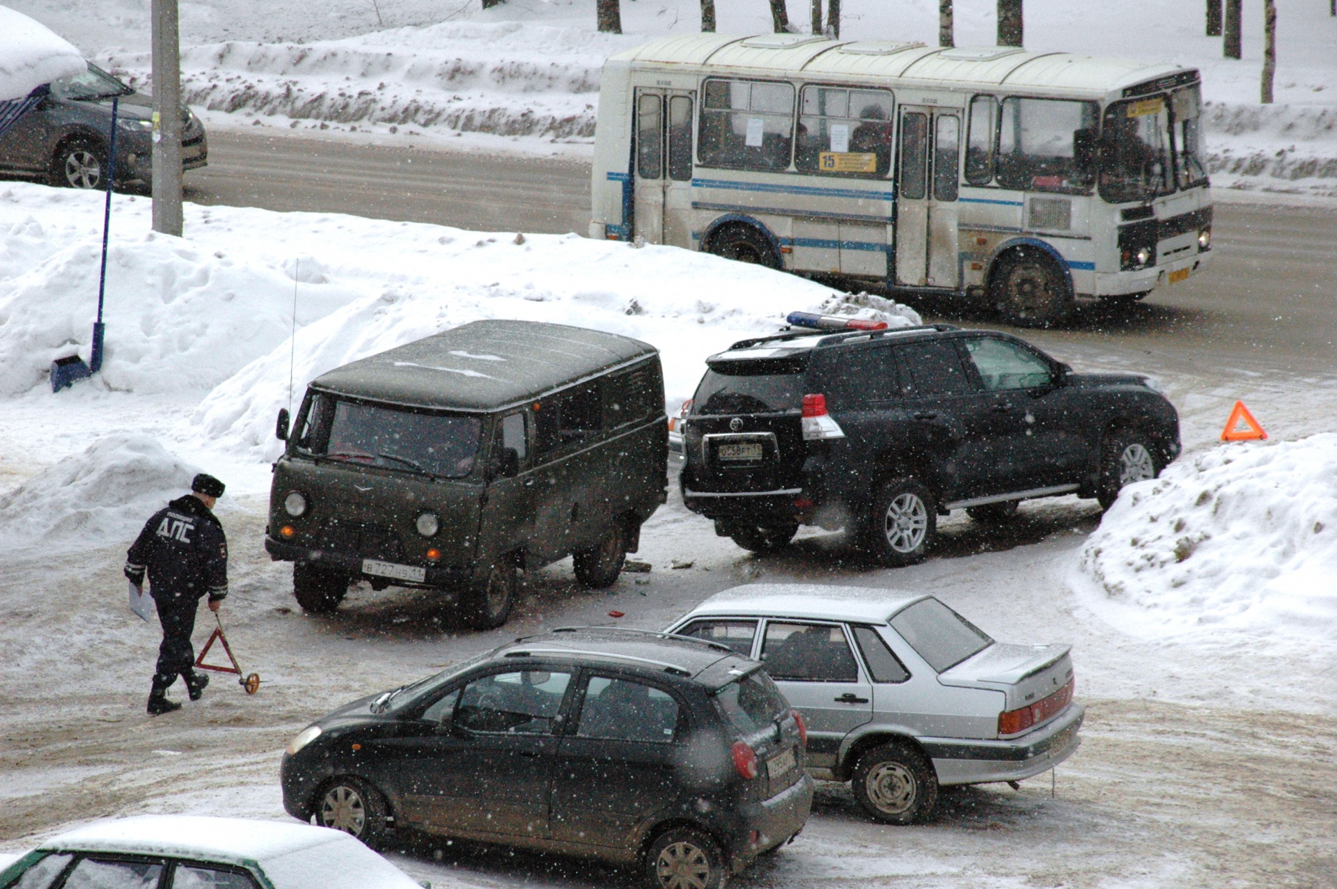 Время в сыктывкаре сейчас. ДТП В Сыктывкаре за последние сутки 2020. Авария в Сыктывкаре сегодня. ДТП В Сыктывкаре за последние сутки.