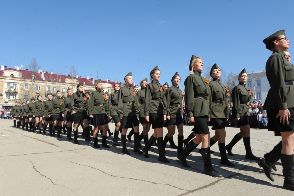 Женский полк парад победы