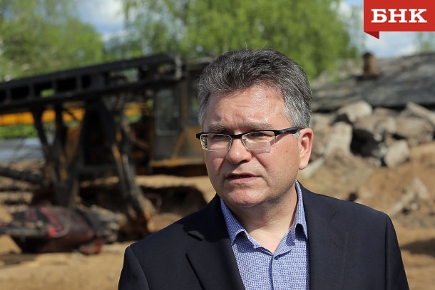 ANT_4022.jpg ANT_4022.jpg