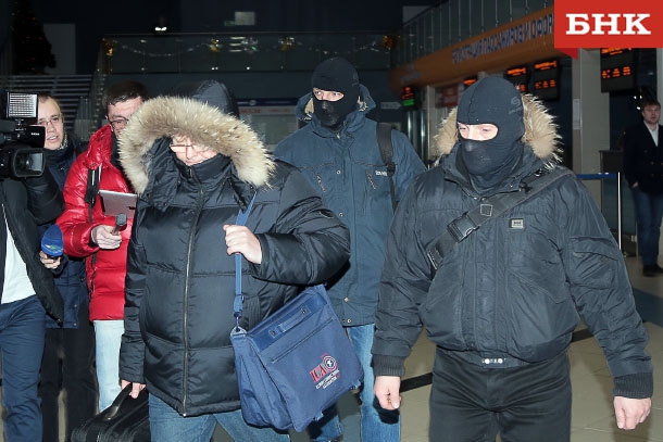 ANT_9700.jpg ANT_9700.jpg