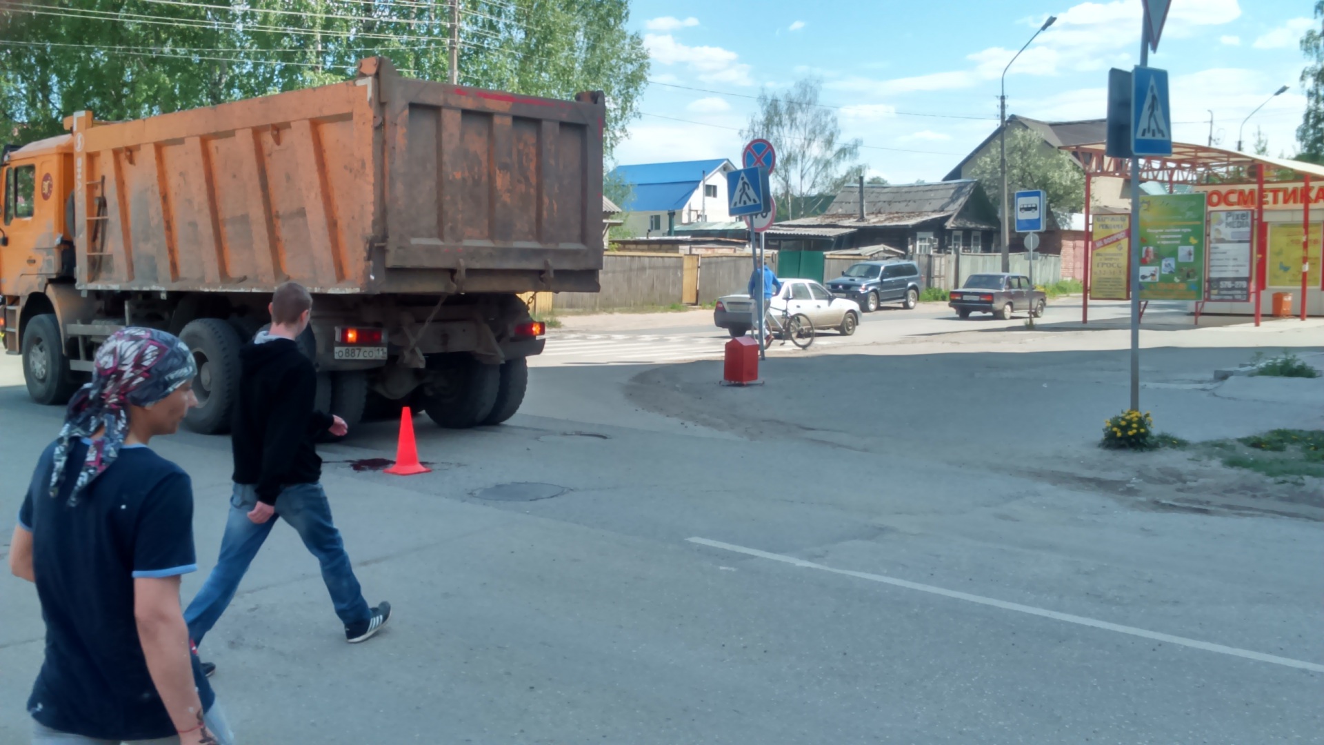 В Сыктывкаре КамАЗ сбил женщину на пешеходном переходе « БНК