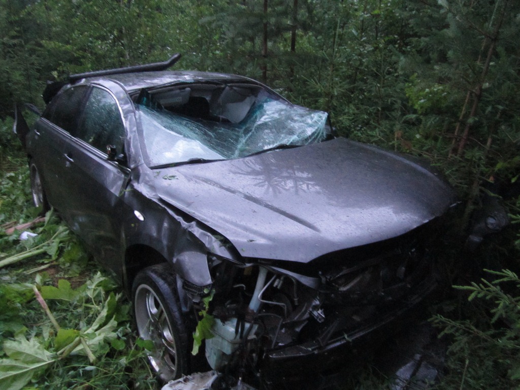 Водитель Toyota Camry улетел в кювет на трассе «Вятка» « БНК