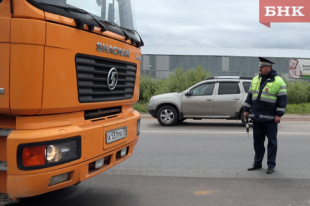 Сыктывкарские автоинспекторы займутся проверкой агитматериалов