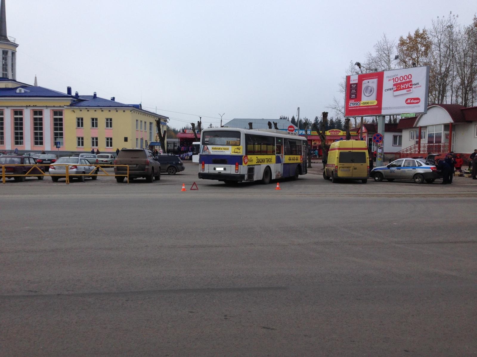 В Сыктывкаре автобус сбил пенсионерку, женщина госпитализирована « БНК