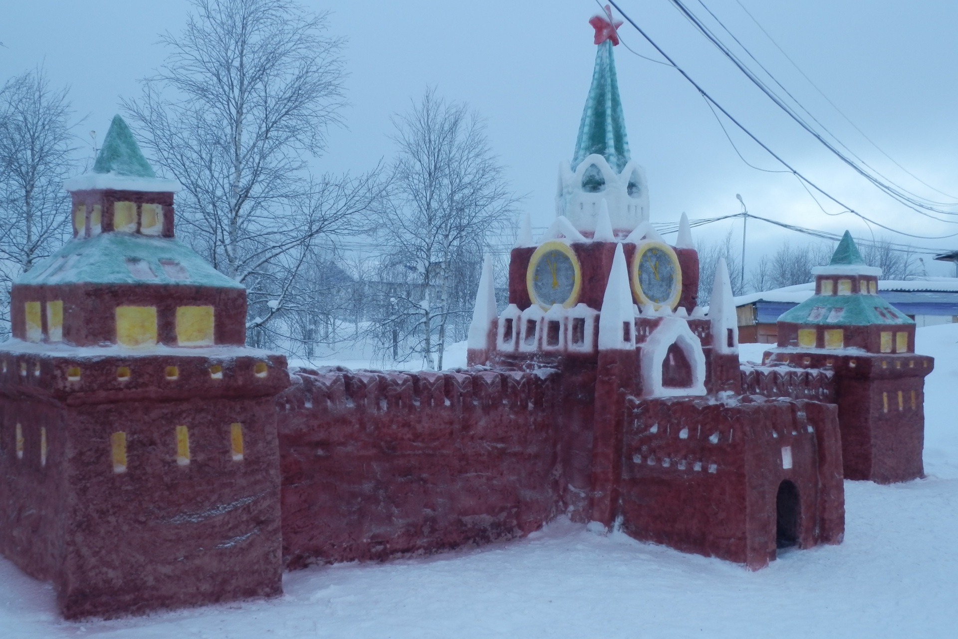 крепость из снега в детском саду