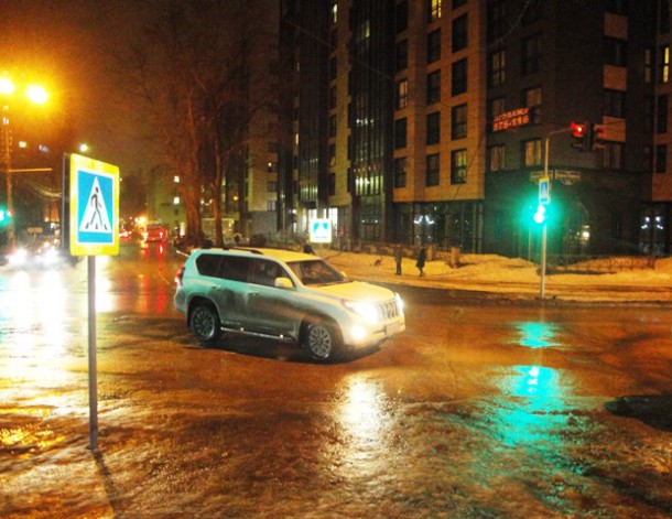 В Сыктывкаре пешеход и водитель не поделили перекресток