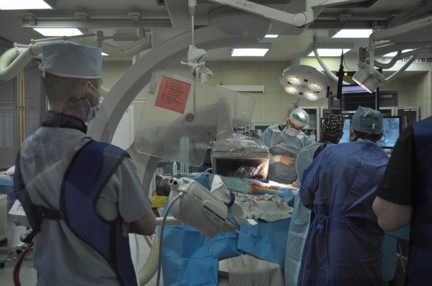 Кардиологи Коми впервые провели операцию по эндопротезированию аорты