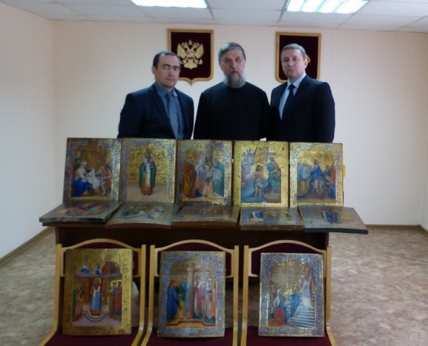 В храм села Ыб в Сыктывдинском районе вернулись похищенные иконы
