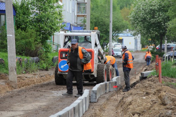 В столице Коми приступили к ремонту дворовых территорий