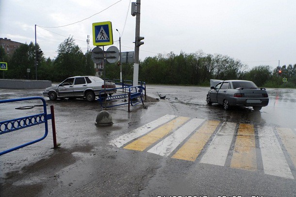 В Сосногорске столкнулись две «Лады»