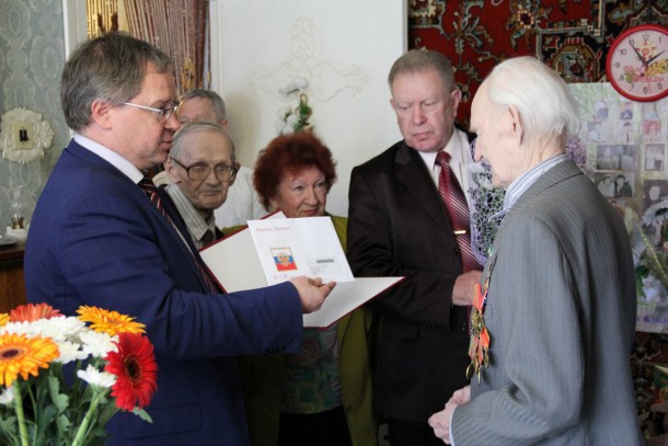 В Эжве чествовали 100-летнего юбиляра Павла Малыгина