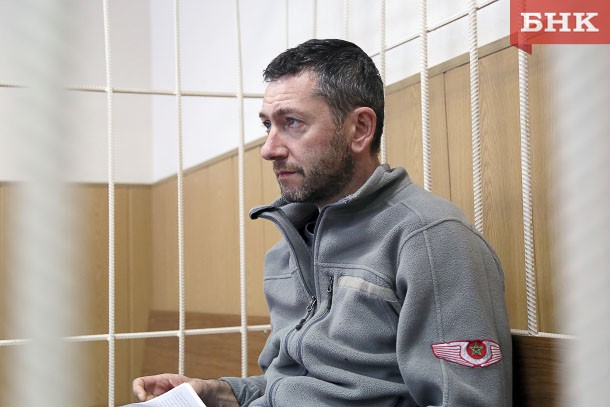 Суд оставил под домашним арестом топ-менеджеров «Реновы» Ольховика и Вайнзихера