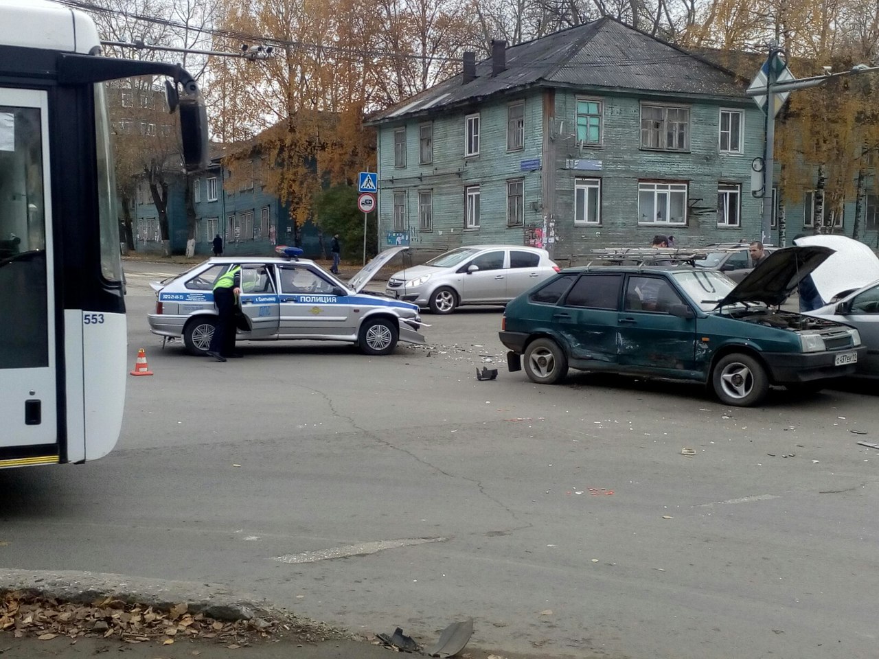 В Сыктывкаре попал в аварию автомобиль ДПС « БНК