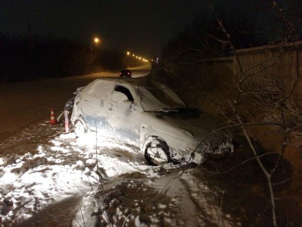 В Воркуте пьяный водитель «припарковал» свою «десятку» в сугроб