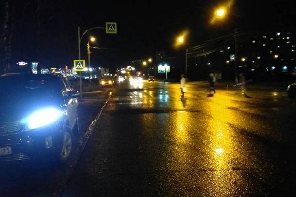 В Сыктывкаре на Октябрьском проспекте иномарка сбила подростка
