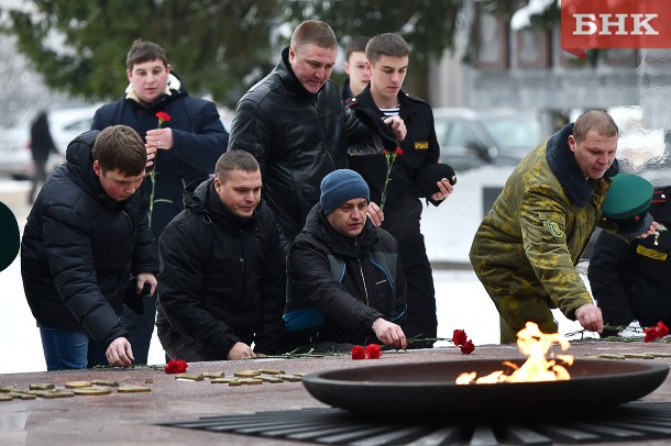 В Сыктывкаре «черные береты» отпраздновали день образования морской пехоты