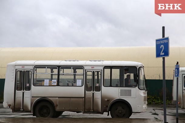 В декабре автобусы в Сыктывкаре будут чаще проверять на фальшивые проездные билеты