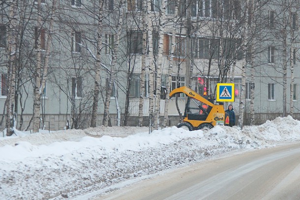 За ночь с улиц Сыктывкара вывезли 1600 кубометров снега