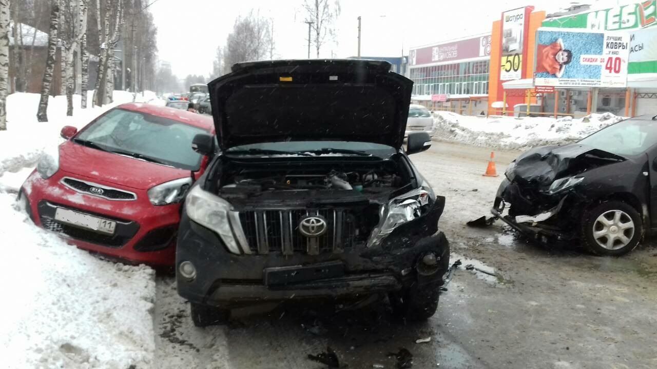 В Сыктывкаре массовое ДТП вызвало пробки на Сысольском шоссе « БНК