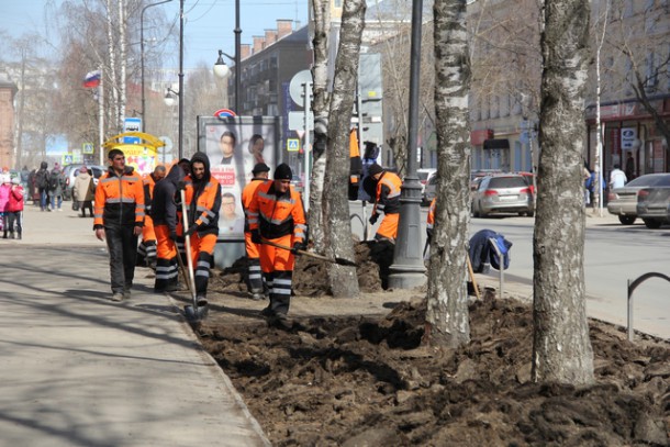 Газоны в центре Сыктывкара защитят от автомобилей