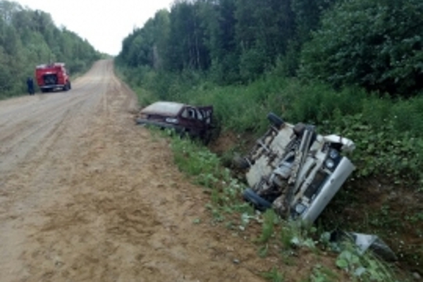 В Усть-Куломском районе водитель ВАЗа утащил на буксире ИЖ в кювет и сбежал