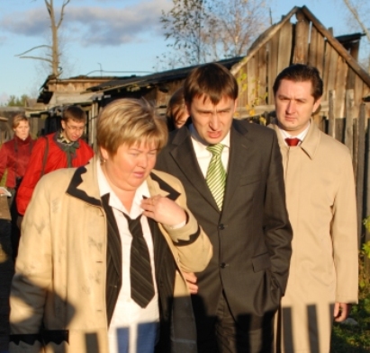 В партрейд Романа Зенищева сопровождали Татьяна Саладина и Василий Попов